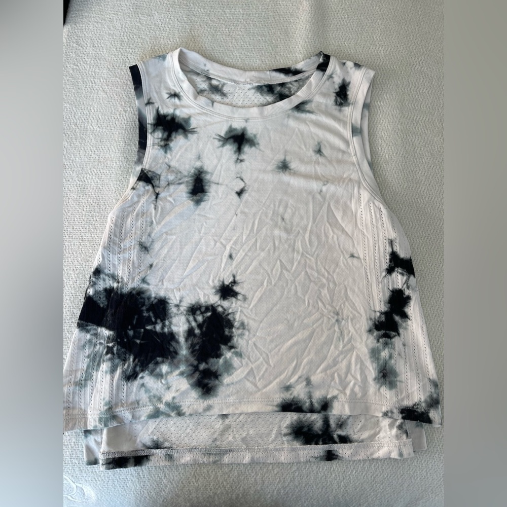 Lululemon tank top size 4